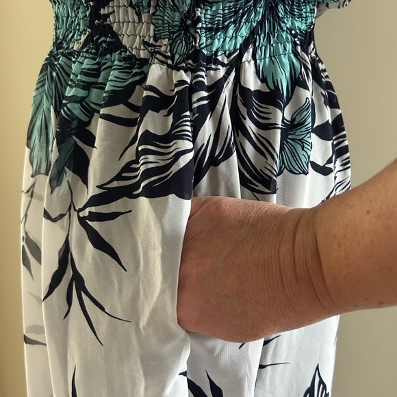 Pretty Summer Dress - Picture 9 of 10